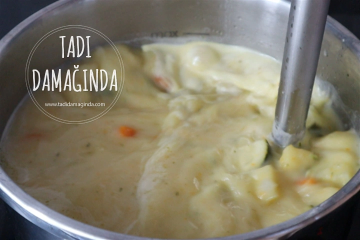 Bitkisel Sütlü Sebzeli Kabak Çorbası