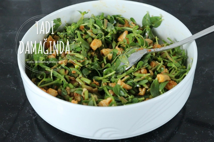 Tavuklu Cevizli Semizotu Salatası