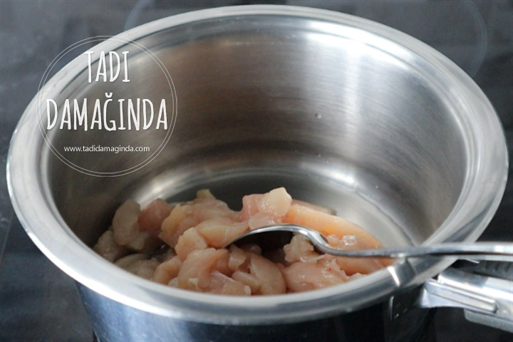 Tavuklu Cevizli Semizotu Salatası