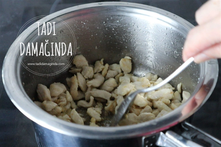 Tavuklu Cevizli Semizotu Salatası