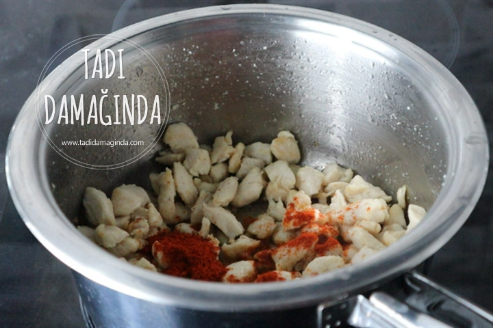 Tavuklu Cevizli Semizotu Salatası