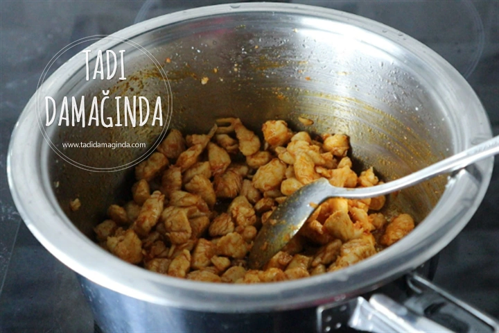 Tavuklu Cevizli Semizotu Salatası