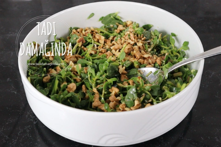 Tavuklu Cevizli Semizotu Salatası