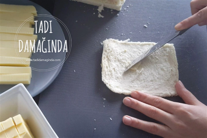 Tost Ekmeğinden Kaşarlı Yumurtalı Rulolar