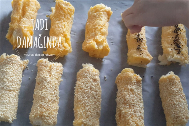 Tost Ekmeğinden Kaşarlı Yumurtalı Rulolar