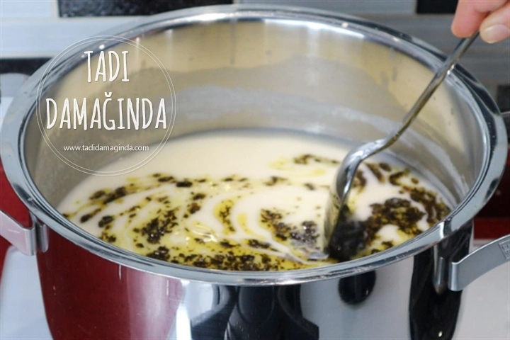 Terbiyesi Tencerede Pratik Yoğurt Çorbası