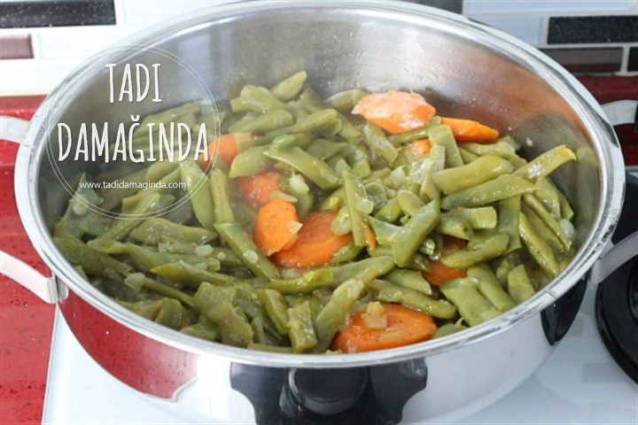 Havuçlu Zerdeçallı Taze Fasulye