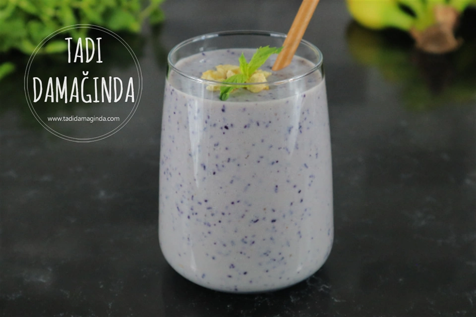 Yaban Mersinli Muzlu Smoothie