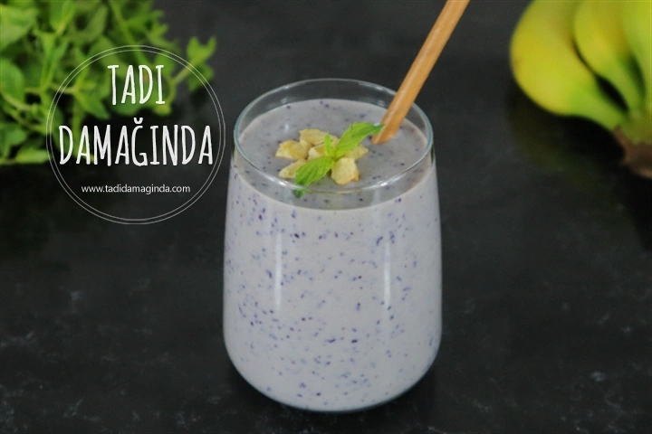 Yaban Mersinli Muzlu Smoothie