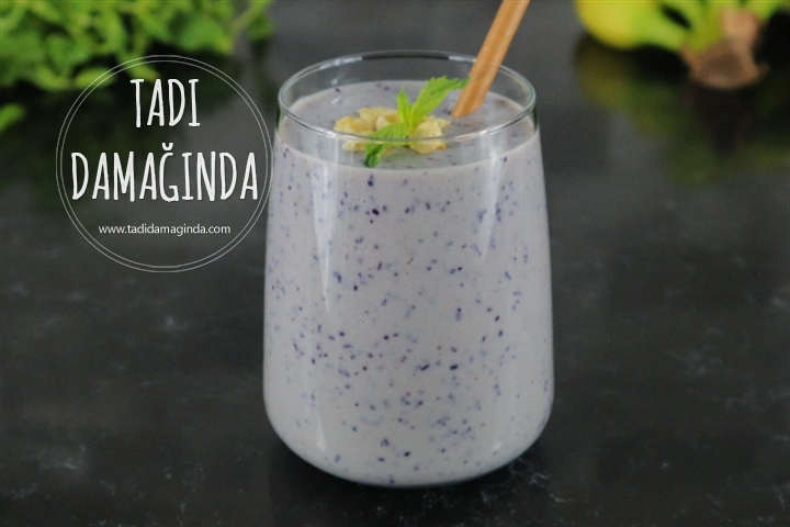 Yaban Mersinli Muzlu Smoothie