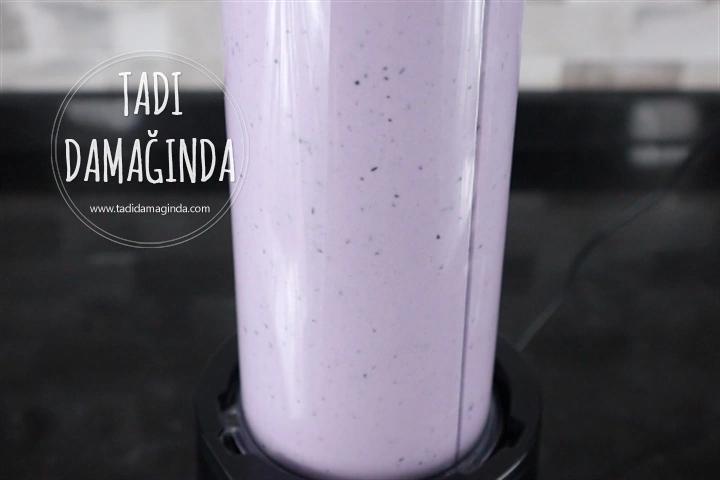 Yaban Mersinli Muzlu Smoothie