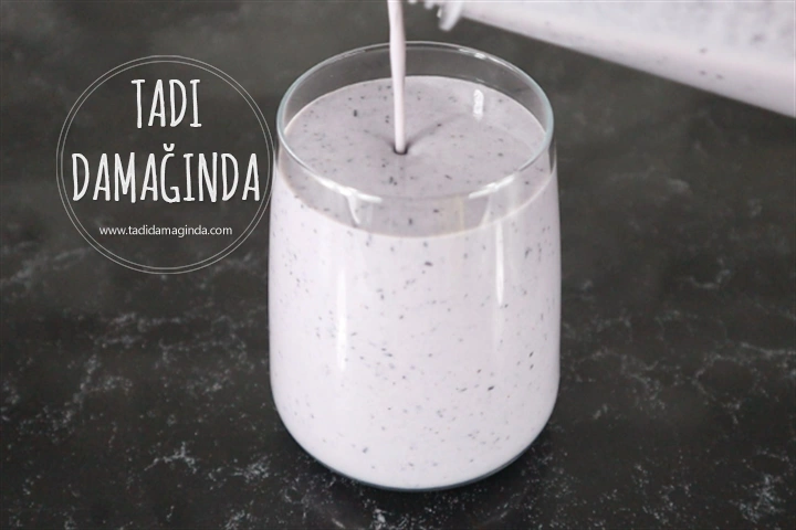 Yaban Mersinli Muzlu Smoothie
