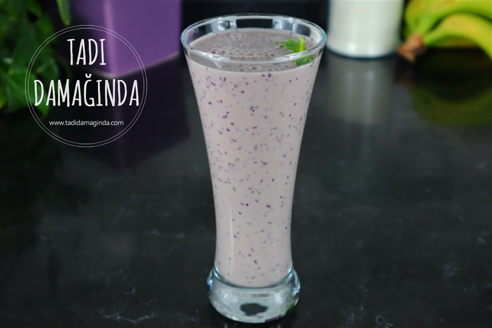 Yaban Mersinli Vegan Smoothie