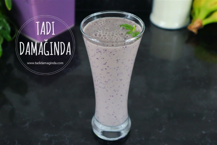 Yaban Mersinli Vegan Smoothie