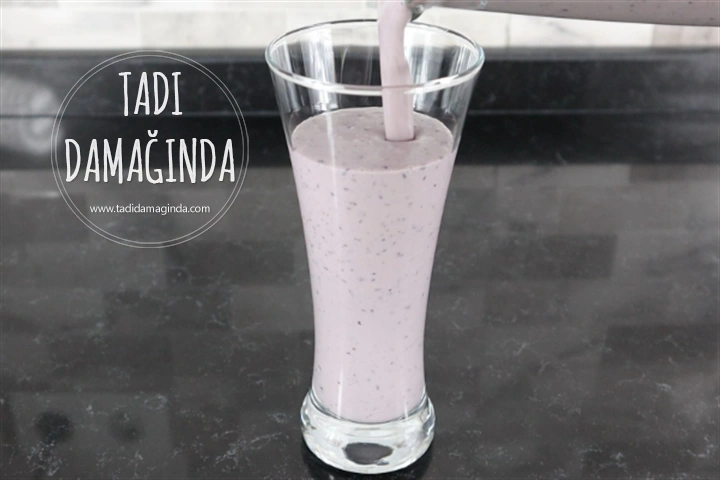 Yaban Mersinli Vegan Smoothie