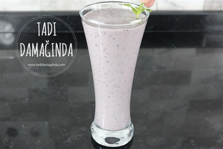 Yaban Mersinli Vegan Smoothie