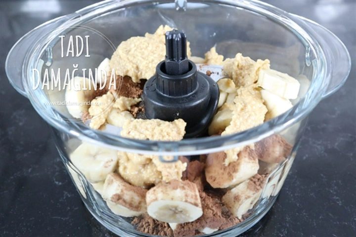 Kakaolu Fındıklı Muz Dondurması
