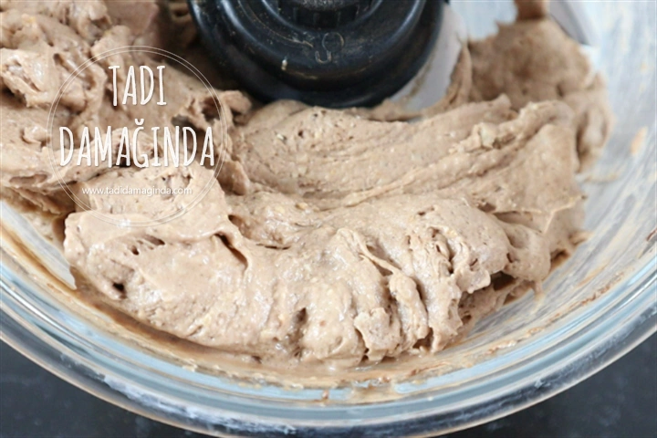 Kakaolu Fındıklı Muz Dondurması