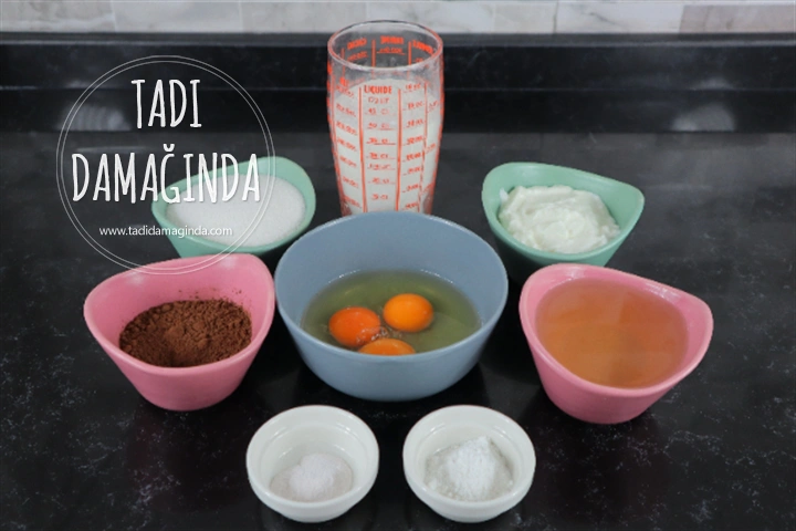 Glütensiz Kakaolu Kek