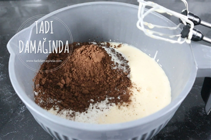 Glütensiz Kakaolu Kek