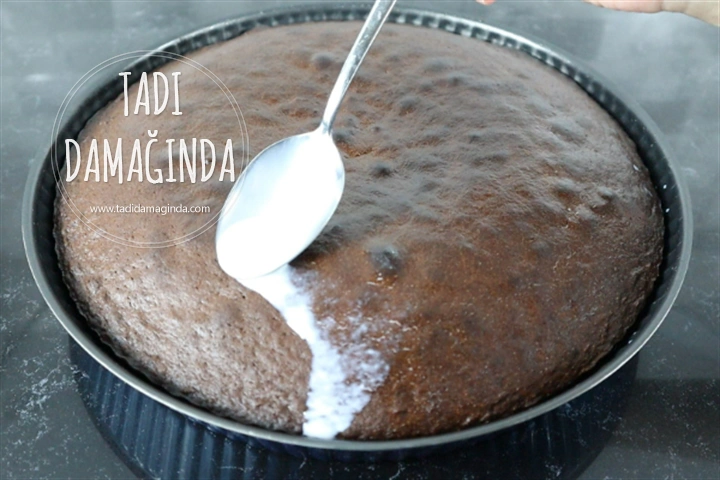 Glütensiz Kakaolu Kek