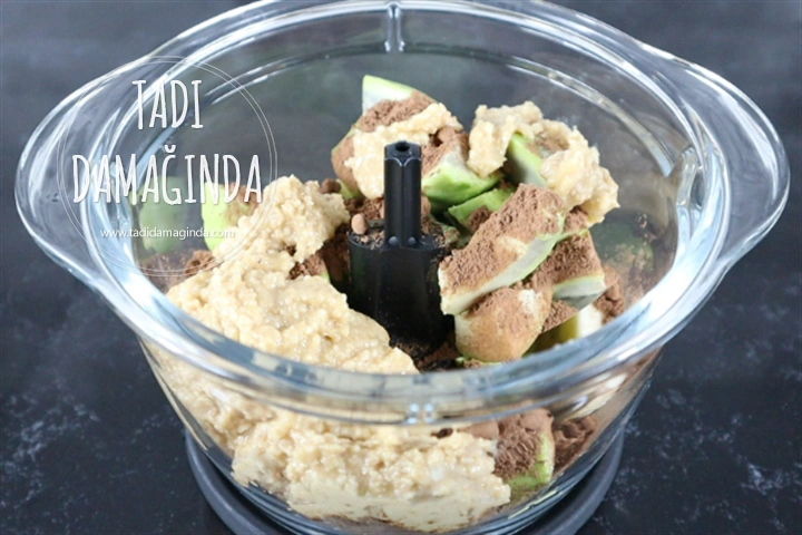 Kakaolu Fındıklı Avokado Puding (Şekersiz Glütensiz Vegan)