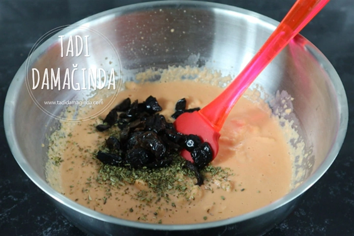 Zeytinli Kekikli Mercimek Ekmeği