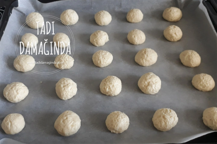 Kremalı Şerbetli Tatlı (Yumurtasız)