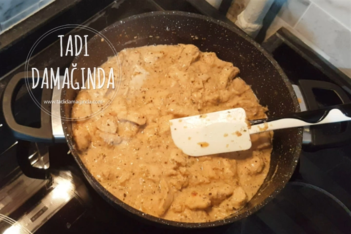 Kekikli Kremalı Tavuk Makarna