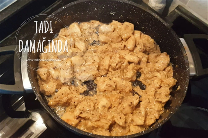 Kekikli Kremalı Tavuk Makarna