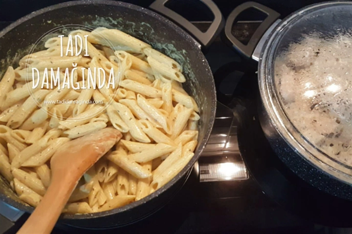 Kekikli Kremalı Tavuk Makarna