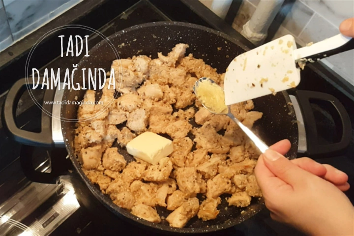 Kekikli Kremalı Tavuk Makarna