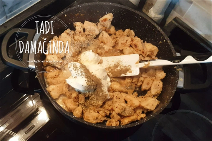 Kekikli Kremalı Tavuk Makarna