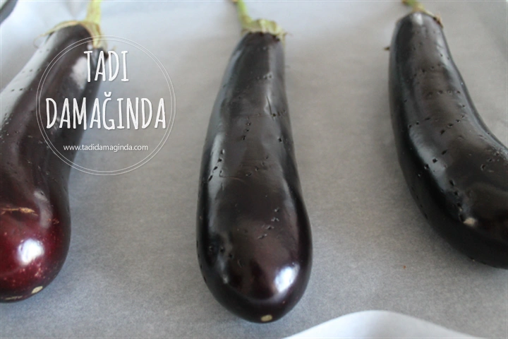 Fırında Patlıcan Nasıl Közlenir