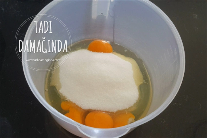 Büyük Borcamda Meyveli Yaz Pastası