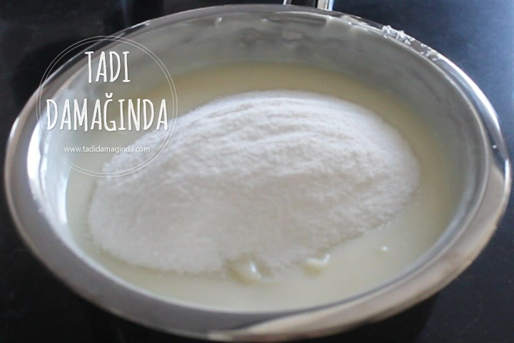 Büyük Borcamda Meyveli Yaz Pastası