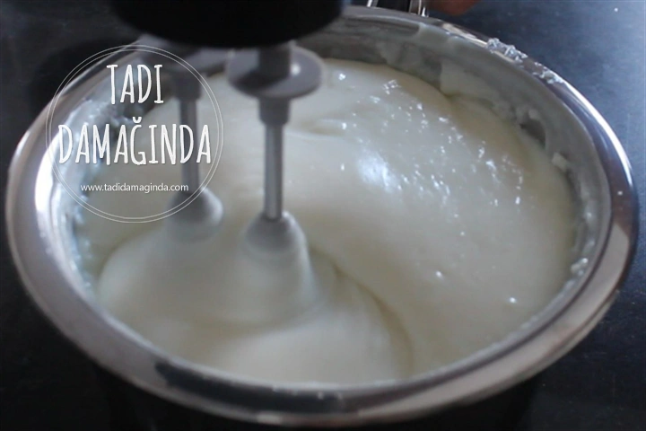 Büyük Borcamda Meyveli Yaz Pastası