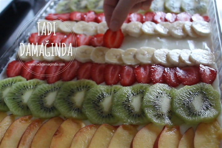 Büyük Borcamda Meyveli Yaz Pastası