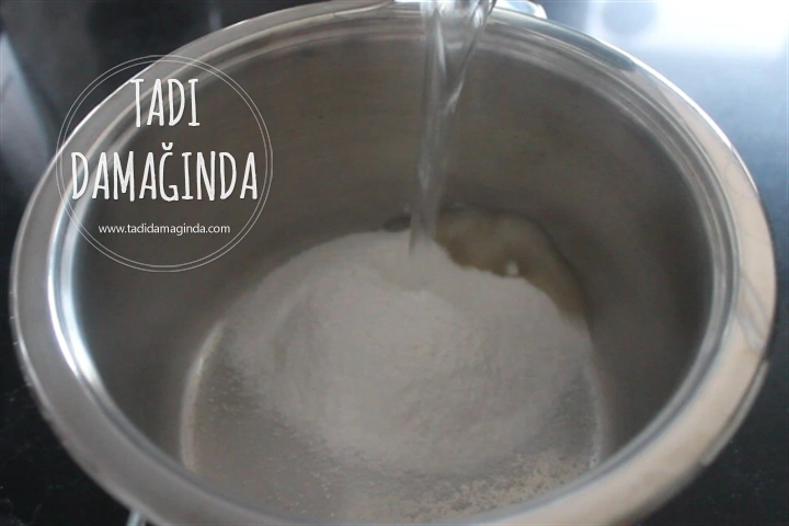 Büyük Borcamda Meyveli Yaz Pastası