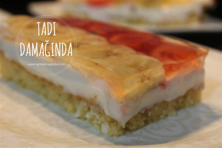 Büyük Borcamda Meyveli Yaz Pastası