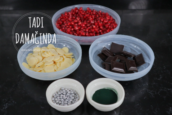 Narlı Çam Ağacı Çikolatası