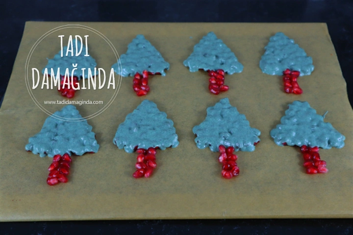 Narlı Çam Ağacı Çikolatası