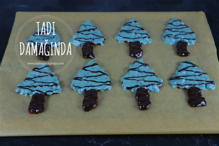 Narlı Çam Ağacı Çikolatası