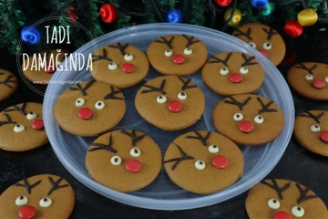 Ren Geyiği Şeklinde Gingerbread Cookie
