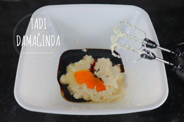 Ren Geyiği Şeklinde Gingerbread Cookie