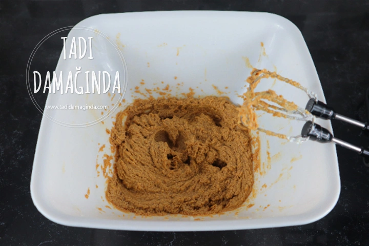 Ren Geyiği Şeklinde Gingerbread Cookie