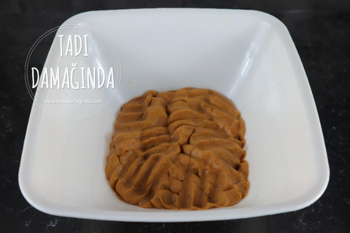 Ren Geyiği Şeklinde Gingerbread Cookie