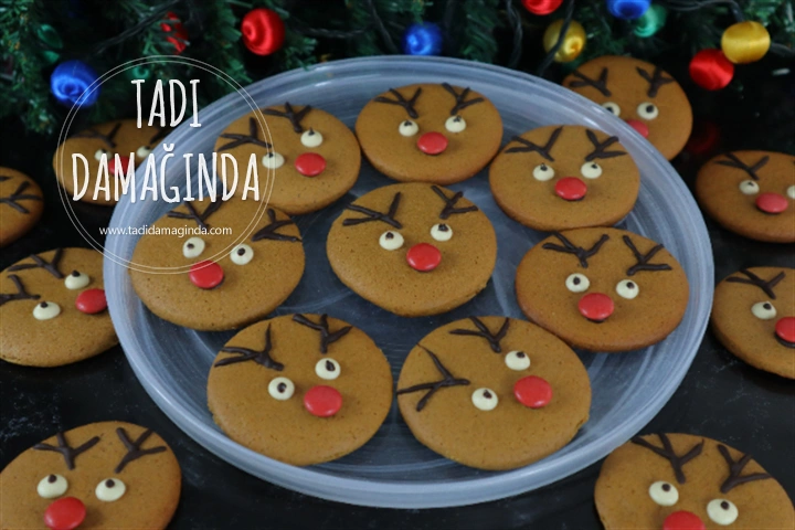 Ren Geyiği Şeklinde Gingerbread Cookie