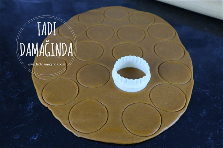 Ren Geyiği Şeklinde Gingerbread Cookie