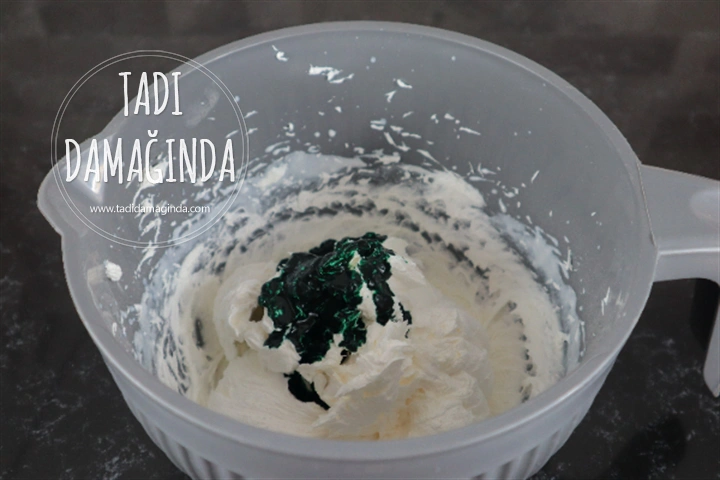 Çam Ağacı Kekleri